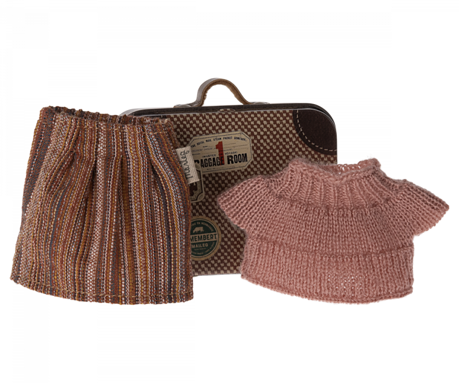 Grandma Mouse's Suitcase with Clothes