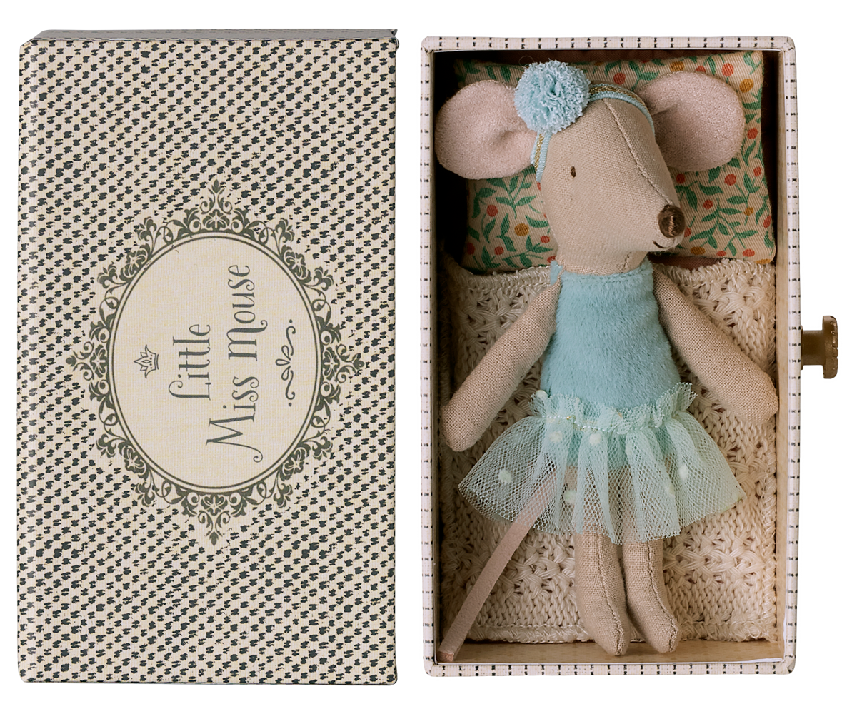 Dance Mouse in Daybed