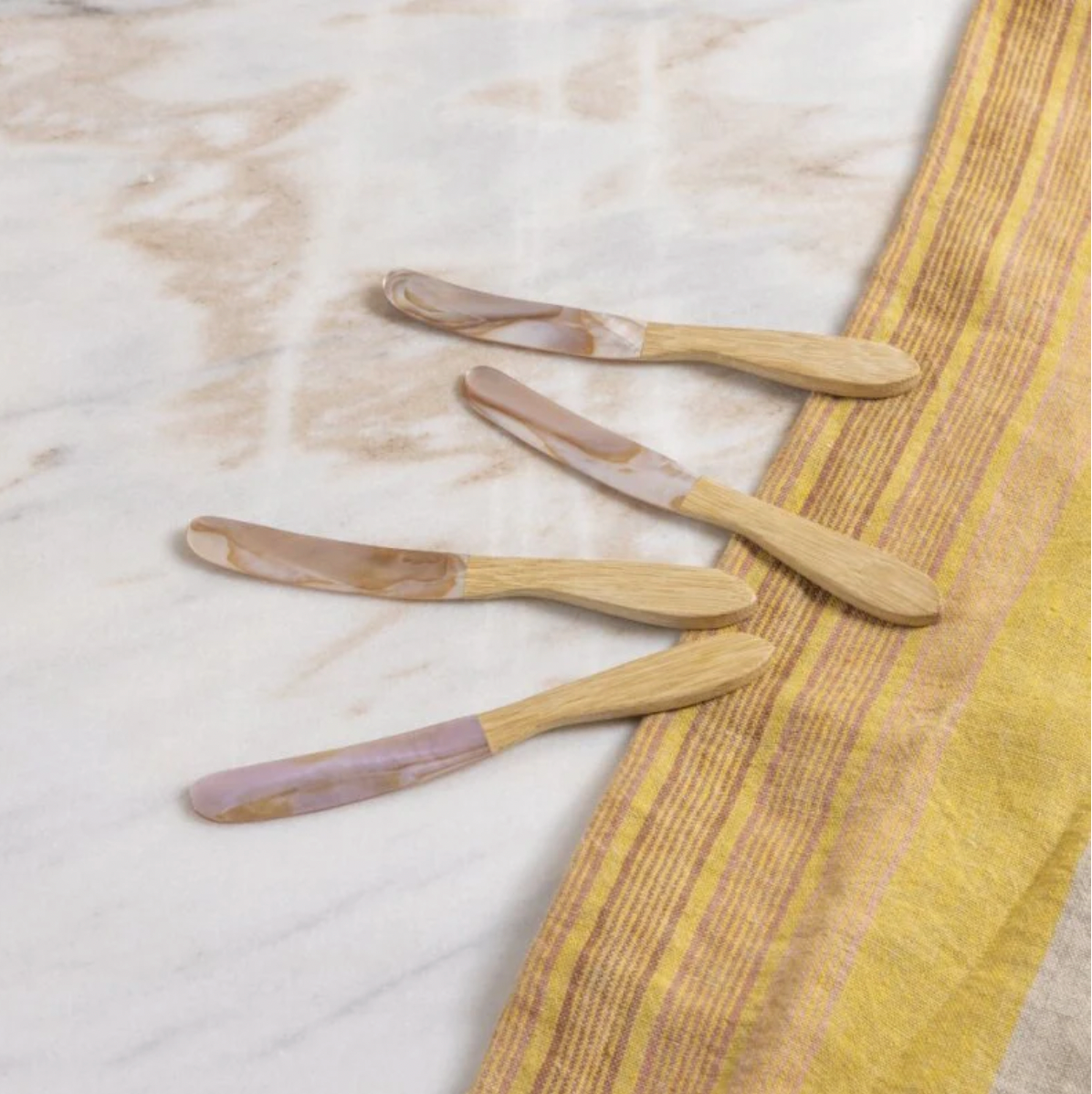 Pink Shell & Bamboo Spreader