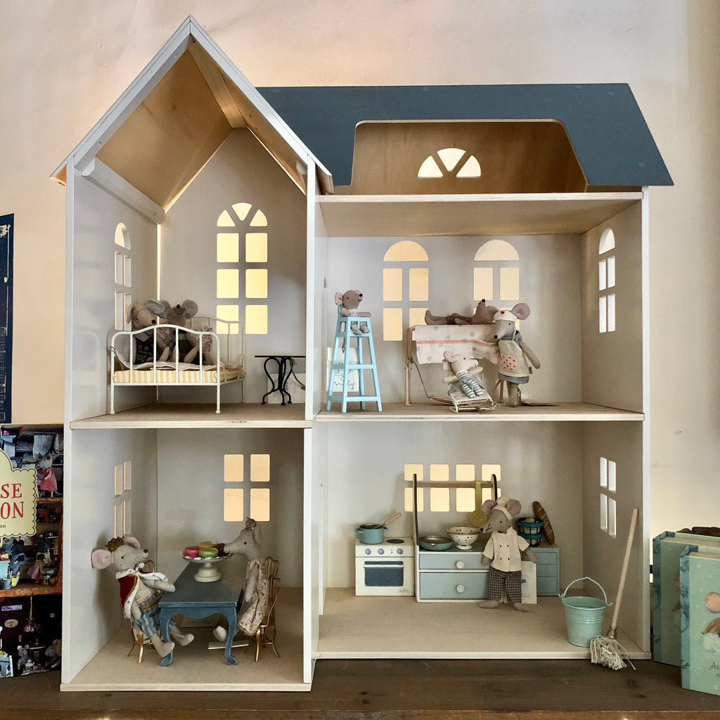 MOUSE HOUSE