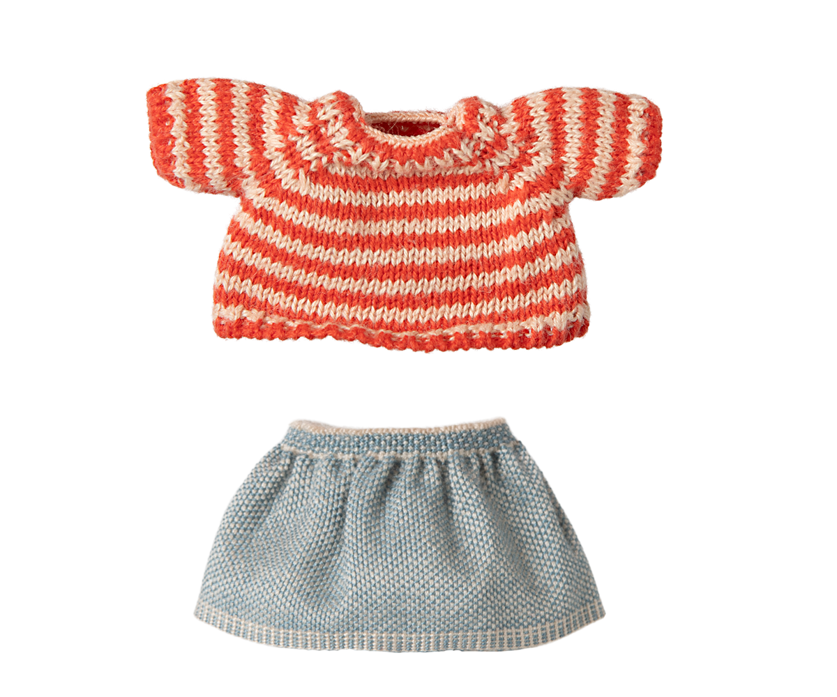 Knitted Sweater & Skirt for Big Sister Mouse