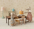 Party Cake & Cake Stand